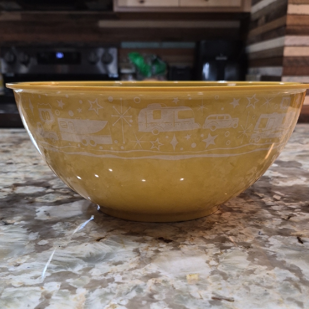 Camp Casual Retro Camper Pattern Nesting Mixing Bowls With Lids